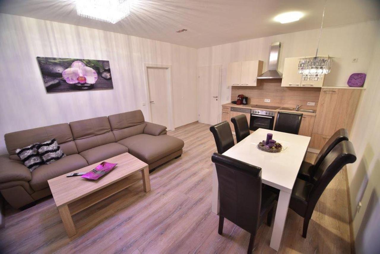 Lungau Living Appartements - Penthouse Sankt Michael im Lungau Esterno foto